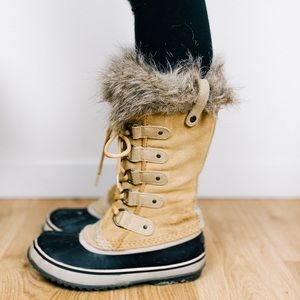 Sorel for J. Crew Joan of Artic Faux Fur Waterproof Boots in Curry Suede Size 8